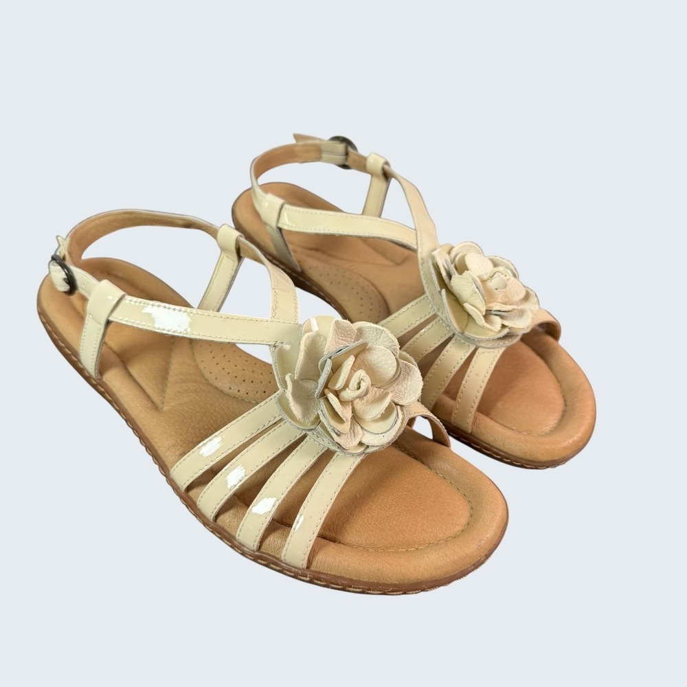 Nurture Shoes Womens Size 8.5 Cloud White Strappy Flower Wedge Sandals Dahlia105